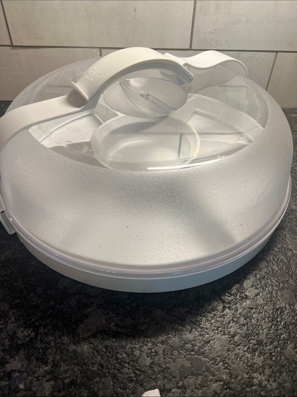 Pampered Chef Chillzanne Platter White Plastic Covered Party Platter with Handle